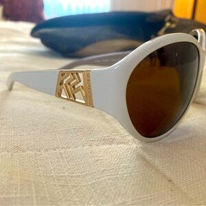Vintage Tommy Hilfiger sunglasses 
Condition: new